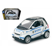 1/24 NYPD SMART FORTWO 71203 POLICE